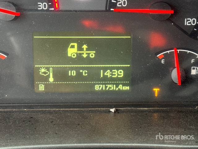 2011 Volvo FM450 4x2 Tracteur Routier S/A Sleeper Truck Tractor - Gjysmë-kamion: foto 3 2011 Volvo FM450 4x2 Tracteur Routier S/A Sleeper Truck Tractor - Gjysmë-kamion: foto 3