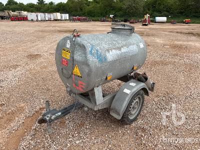 HUBIERE H111T 11CN 500 L S/A Citerne Sur Remorque - Gjysmë rimorkio me bot: foto 1 HUBIERE H111T 11CN 500 L S/A Citerne Sur Remorque - Gjysmë rimorkio me bot: foto 1