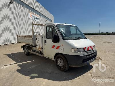 PEUGEOT BOXER 4x2 - Kamion vetëshkarkues: foto 4 PEUGEOT BOXER 4x2 - Kamion vetëshkarkues: foto 4