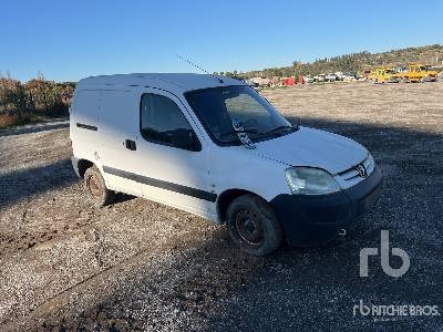 PEUGEOT PARTNER Vehicule Utilitaire (Inoperable) - Furgon: foto 4 PEUGEOT PARTNER Vehicule Utilitaire (Inoperable) - Furgon: foto 4