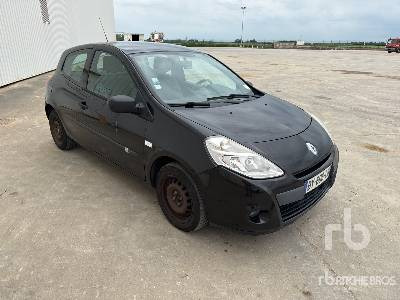RENAULT CLIO Automobile - Veturë: foto 4 RENAULT CLIO Automobile - Veturë: foto 4