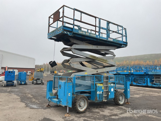 2007 Genie GS4390 4x4 Diesel Scissor Lift - Ngritës gërshërë: foto 1 2007 Genie GS4390 4x4 Diesel Scissor Lift - Ngritës gërshërë: foto 1