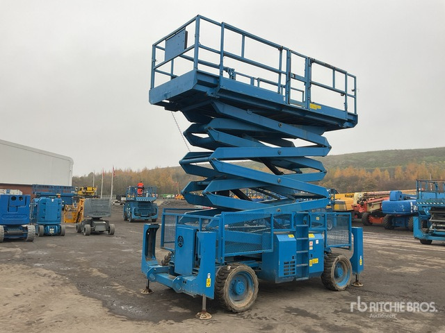 2013 Genie GS5390 4x4 Diesel Scissor Lift - Ngritës gërshërë: foto 2 2013 Genie GS5390 4x4 Diesel Scissor Lift - Ngritës gërshërë: foto 2