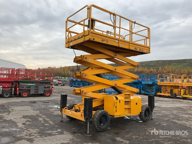 2014 Haulotte H15SDX 4x4 Diesel Scissor Lift - Ngritës gërshërë: foto 1 2014 Haulotte H15SDX 4x4 Diesel Scissor Lift - Ngritës gërshërë: foto 1
