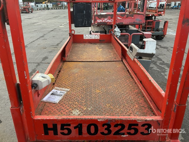 2014 Skyjack SJlll3226 Electric Scissor Lift - Ngritës gërshërë: foto 5 2014 Skyjack SJlll3226 Electric Scissor Lift - Ngritës gërshërë: foto 5