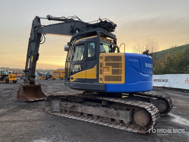 2014 Volvo ECR235DL Tracked Excavator - Ekskavator me zinxhirë: foto 3 2014 Volvo ECR235DL Tracked Excavator - Ekskavator me zinxhirë: foto 3