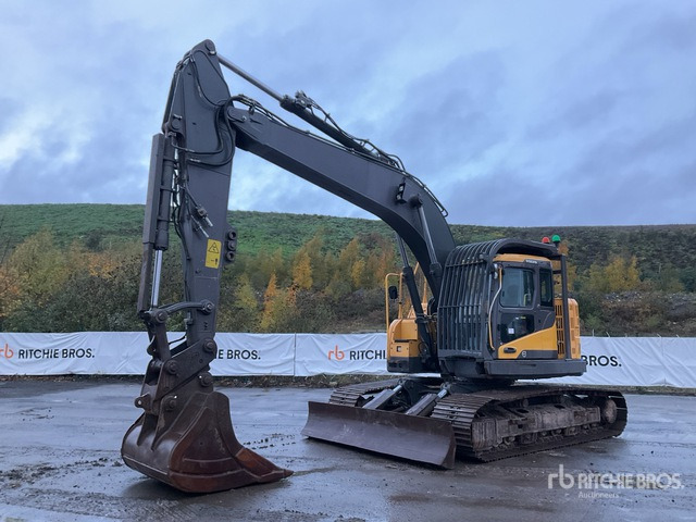 2014 Volvo ECR235DL Tracked Excavator - Ekskavator me zinxhirë: foto 2 2014 Volvo ECR235DL Tracked Excavator - Ekskavator me zinxhirë: foto 2