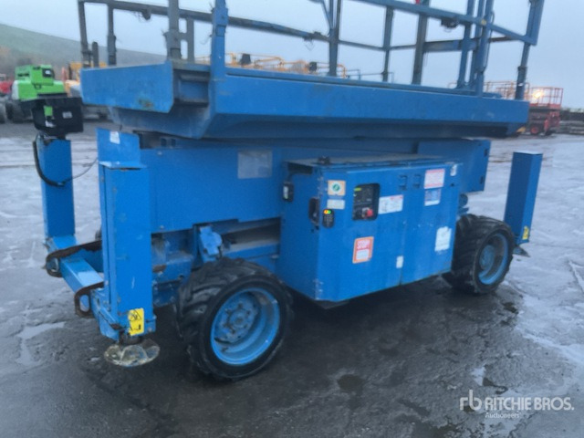2015 Genie GS3369RT 4x4 Diesel Scissor Lift - Ngritës gërshërë: foto 5 2015 Genie GS3369RT 4x4 Diesel Scissor Lift - Ngritës gërshërë: foto 5