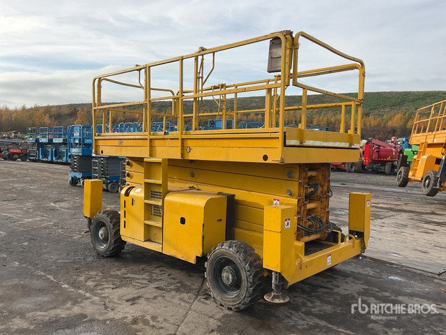 2015 Haulotte H18SX 4x4 Diesel Scissor Lift - Ngritës gërshërë: foto 4 2015 Haulotte H18SX 4x4 Diesel Scissor Lift - Ngritës gërshërë: foto 4