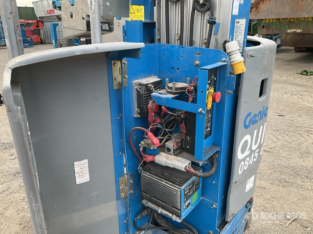 2016 Genie GR15 Vertical Mast Lift - Ngritës me direk vertikal: foto 5 2016 Genie GR15 Vertical Mast Lift - Ngritës me direk vertikal: foto 5