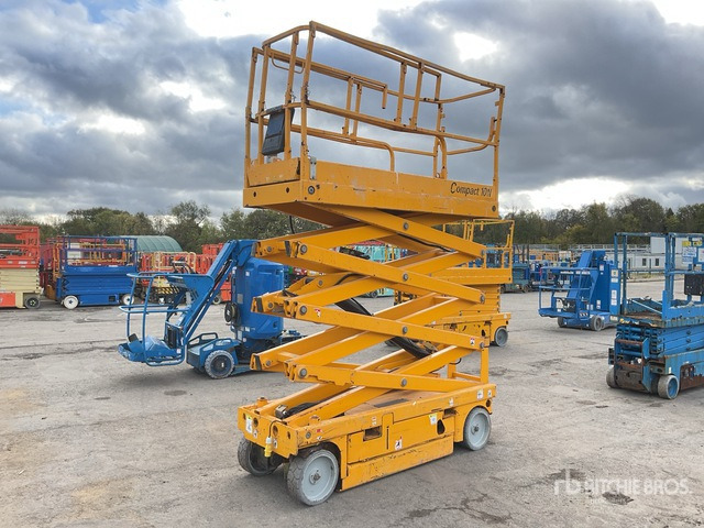 Haulotte Compact 10N Scissor Lift - Ngritës gërshërë: foto 1 Haulotte Compact 10N Scissor Lift - Ngritës gërshërë: foto 1