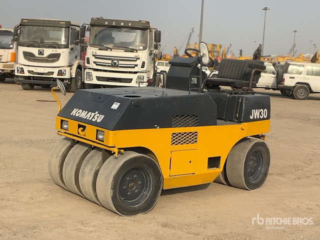 1996 Komatsu JW30-2 7 Wheel Pneumatic Roller - Rul pneumatik: foto 1 1996 Komatsu JW30-2 7 Wheel Pneumatic Roller - Rul pneumatik: foto 1