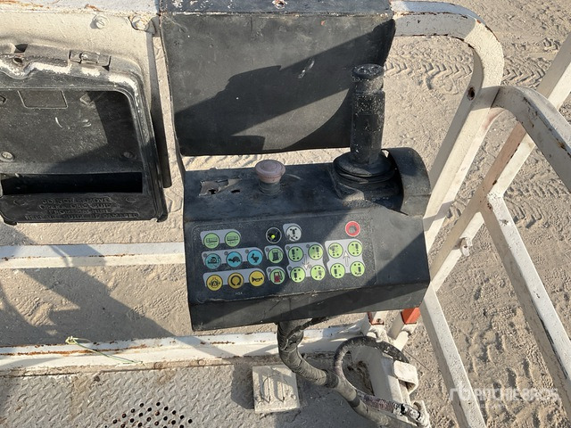 2004 Haulotte Compact 12DX 4x4 Diesel Scissor Lift - Ngritës gërshërë: foto 5 2004 Haulotte Compact 12DX 4x4 Diesel Scissor Lift - Ngritës gërshërë: foto 5