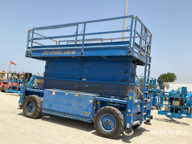 2005 JLG MEWP 245-25 4x4 Diesel Scissor Lift - Ngritës gërshërë: foto 1 2005 JLG MEWP 245-25 4x4 Diesel Scissor Lift - Ngritës gërshërë: foto 1