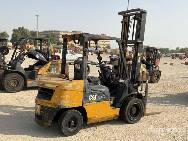 2006 Cat DE30NT 3 ton Forklift - Pirun më naftë: foto 3 2006 Cat DE30NT 3 ton Forklift - Pirun më naftë: foto 3