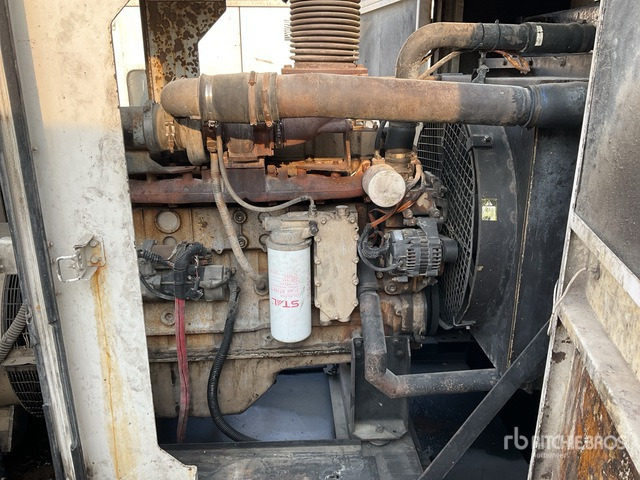 2006 Sakr SPS0200CUMP3AN1 200 kVA Skid-Mounted Generator Set - Set gjeneratori: foto 5 2006 Sakr SPS0200CUMP3AN1 200 kVA Skid-Mounted Generator Set - Set gjeneratori: foto 5