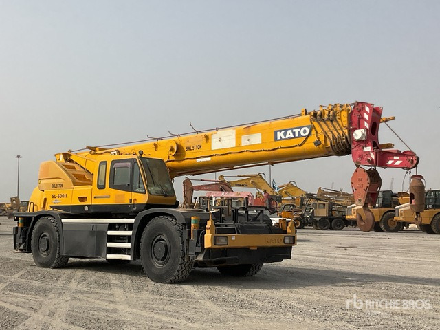 2007 Kato SL600II 51 ton 4x4x4 Rough Terrain Crane - Vinç për terrene të vështira: foto 1 2007 Kato SL600II 51 ton 4x4x4 Rough Terrain Crane - Vinç për terrene të vështira: foto 1
