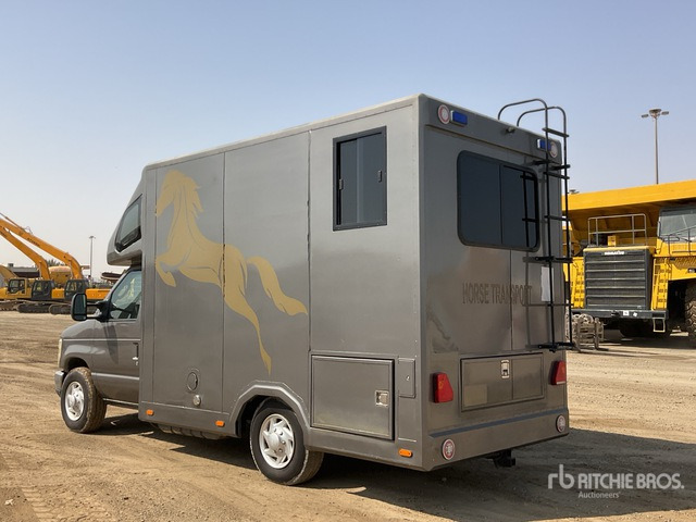 2008 Ford F-350 4x2 Horse Transporting Truck :Misc. Truck - Kamion për kuaj: foto 3 2008 Ford F-350 4x2 Horse Transporting Truck :Misc. Truck - Kamion për kuaj: foto 3