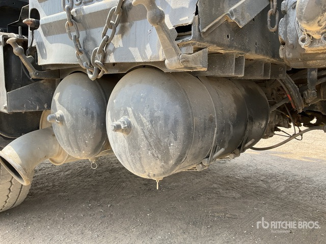 2008 Volvo FM400 6x4 20000 Liters Vacuum Tanker Truck - Kamion me vakuum: foto 5 2008 Volvo FM400 6x4 20000 Liters Vacuum Tanker Truck - Kamion me vakuum: foto 5