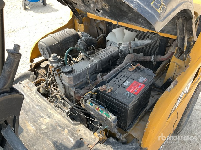 2010 Cat DP25NT 2.5 ton Forklift - Pirun më naftë: foto 5 2010 Cat DP25NT 2.5 ton Forklift - Pirun më naftë: foto 5