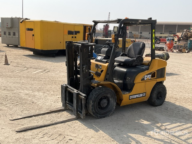 2010 Cat DP25NT 2.5 ton Forklift - Pirun më naftë: foto 2 2010 Cat DP25NT 2.5 ton Forklift - Pirun më naftë: foto 2