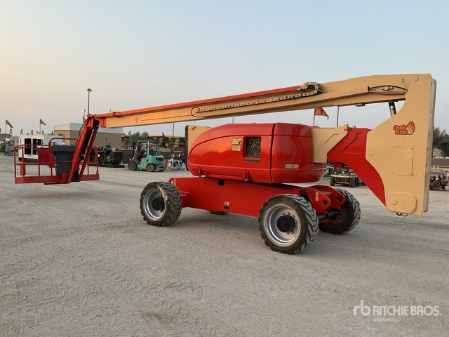 2010 JLG 800AJ 4WD Diesel Articulating Boom Lift - Krah me çernjerë: foto 4 2010 JLG 800AJ 4WD Diesel Articulating Boom Lift - Krah me çernjerë: foto 4