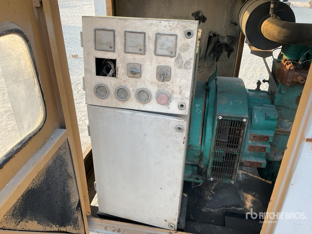 2011 Cummins JCS-200-5 200 kVA Skid-Mounted (Inoperable) Generator Set - Set gjeneratori: foto 4 2011 Cummins JCS-200-5 200 kVA Skid-Mounted (Inoperable) Generator Set - Set gjeneratori: foto 4