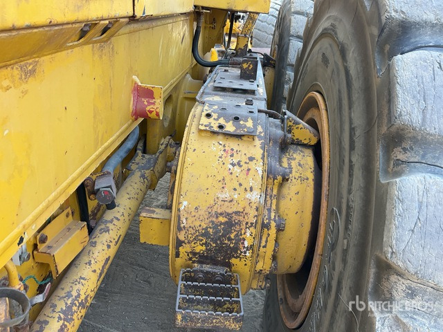 2011 Komatsu GD825A-2 - Makinë niveluese: foto 5 2011 Komatsu GD825A-2 - Makinë niveluese: foto 5