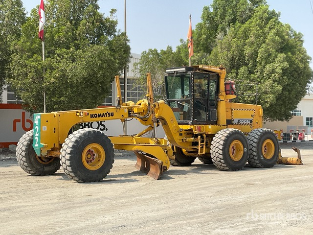 2011 Komatsu GD825A-2 Motor Grader - Makinë niveluese: foto 1 2011 Komatsu GD825A-2 Motor Grader - Makinë niveluese: foto 1