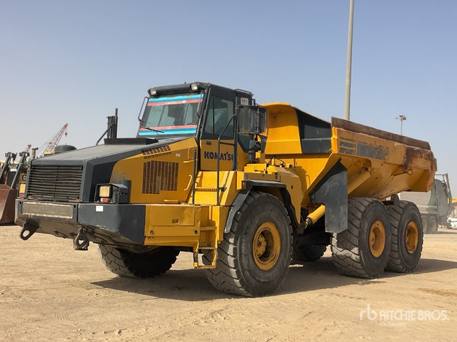 2011 Komatsu HM400-2R Articulated Dump Truck - Shkarkues teleskopik: foto 2 2011 Komatsu HM400-2R Articulated Dump Truck - Shkarkues teleskopik: foto 2