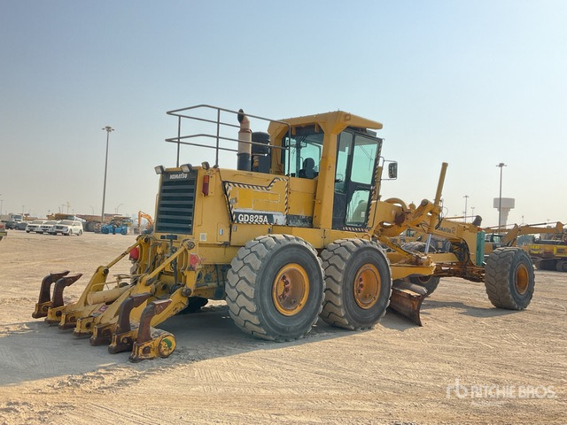 2012 Komatsu GD825A-2 Motor Grader - Makinë niveluese: foto 4 2012 Komatsu GD825A-2 Motor Grader - Makinë niveluese: foto 4