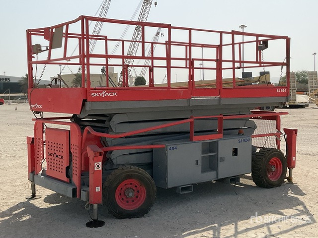 2012 Skyjack SJ9241 4x4 Diesel Scissor Lift - Ngritës gërshërë: foto 2 2012 Skyjack SJ9241 4x4 Diesel Scissor Lift - Ngritës gërshërë: foto 2