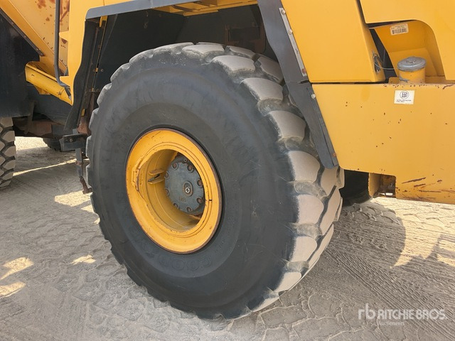 2013 Komatsu HM400-3 Articulated Dump Truck - Shkarkues teleskopik: foto 4 2013 Komatsu HM400-3 Articulated Dump Truck - Shkarkues teleskopik: foto 4