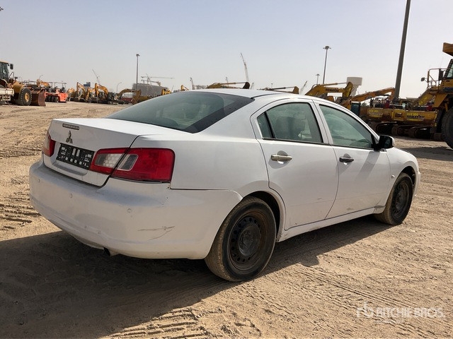 2013 Mitsubishi Galant Automobile - Veturë: foto 4 2013 Mitsubishi Galant Automobile - Veturë: foto 4