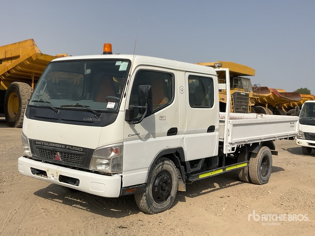 2014 Mitsubishi Canter 4x2 Crew Cab Flatbed Truck - Kamion me karroceri të hapur: foto 1 2014 Mitsubishi Canter 4x2 Crew Cab Flatbed Truck - Kamion me karroceri të hapur: foto 1