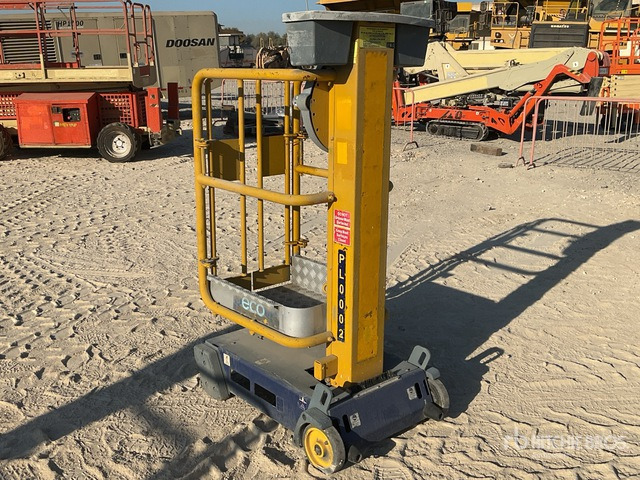 2014 Power Tower Peco Vertical Mast Lift - Ngritës me direk vertikal: foto 2 2014 Power Tower Peco Vertical Mast Lift - Ngritës me direk vertikal: foto 2