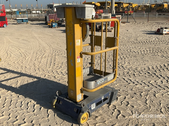 2014 Power Tower Peco Vertical Mast Lift - Ngritës me direk vertikal: foto 3 2014 Power Tower Peco Vertical Mast Lift - Ngritës me direk vertikal: foto 3