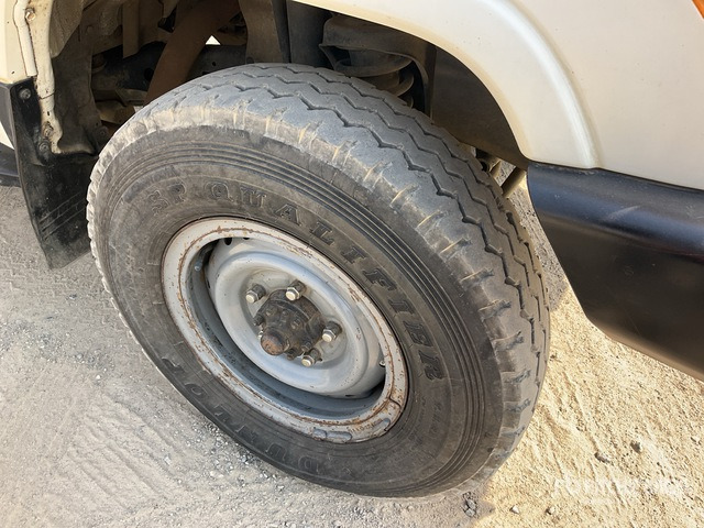 2014 Toyota Land Cruiser 78L 4x4 SUV - SUV: foto 5 2014 Toyota Land Cruiser 78L 4x4 SUV - SUV: foto 5