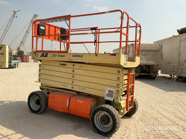 2015 JLG 4069LE Electric Scissor Lift - Ngritës gërshërë: foto 4 2015 JLG 4069LE Electric Scissor Lift - Ngritës gërshërë: foto 4