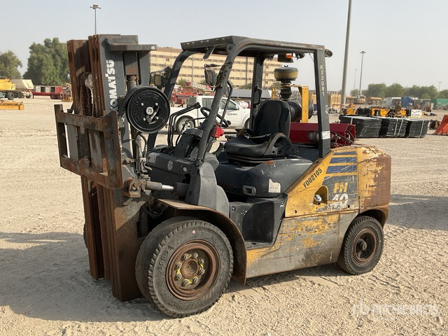 2015 Komatsu FH40-1 4 ton Forklift - Pirun më naftë: foto 1 2015 Komatsu FH40-1 4 ton Forklift - Pirun më naftë: foto 1