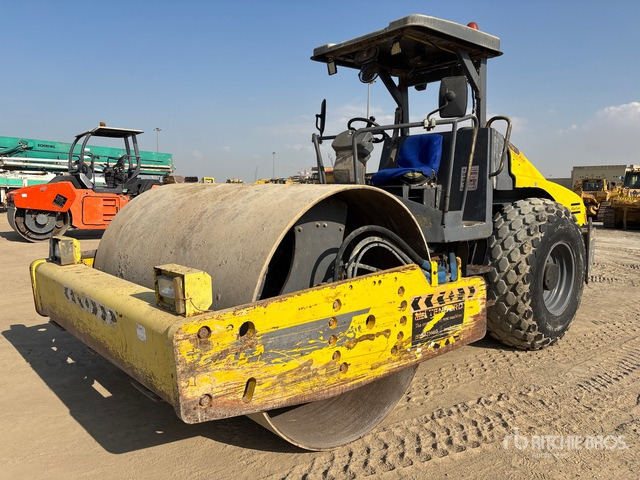 2016 Dynapac CA250D Smooth Drum Compactor - Ngjeshës: foto 1 2016 Dynapac CA250D Smooth Drum Compactor - Ngjeshës: foto 1