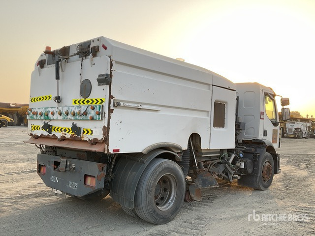 2016 Renault D18 Elgin on Sweeper Truck - Makinë fshirëse për rrugët: foto 4 2016 Renault D18 Elgin on Sweeper Truck - Makinë fshirëse për rrugët: foto 4