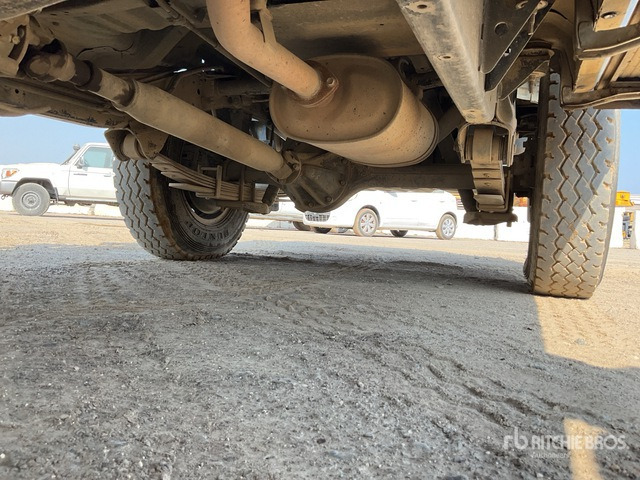 2016 Toyota Land Cruiser 76R 4x4 SUV - SUV: foto 5 2016 Toyota Land Cruiser 76R 4x4 SUV - SUV: foto 5