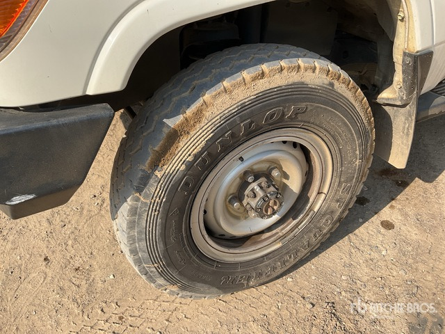 2016 Toyota Land Cruiser 76R 4x4 SUV - SUV: foto 4 2016 Toyota Land Cruiser 76R 4x4 SUV - SUV: foto 4