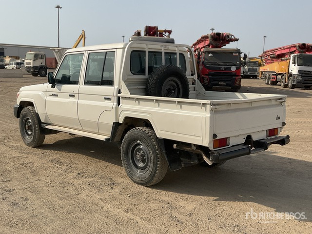 2016 Toyota Land Cruiser 79L 4x4 Crew Cab Pickup - Pick up: foto 3 2016 Toyota Land Cruiser 79L 4x4 Crew Cab Pickup - Pick up: foto 3