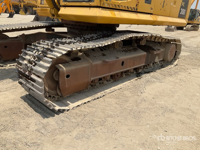 2017 Komatsu PC300-8M0 - Ekskavator me zinxhirë: foto 5 2017 Komatsu PC300-8M0 - Ekskavator me zinxhirë: foto 5