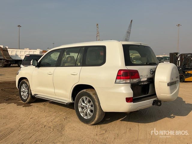 2019 Toyota Land Cruiser GXR- 200L 4x4 SUV - SUV: foto 2 2019 Toyota Land Cruiser GXR- 200L 4x4 SUV - SUV: foto 2