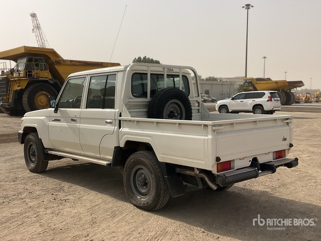2023 Toyota Land Cruiser 79L 4x4 Crew Cab Pickup - Pick up: foto 3 2023 Toyota Land Cruiser 79L 4x4 Crew Cab Pickup - Pick up: foto 3
