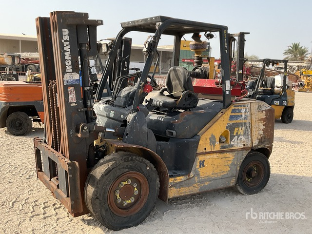 Komatsu FH40-1 - Pirun më naftë: foto 2 Komatsu FH40-1 - Pirun më naftë: foto 2