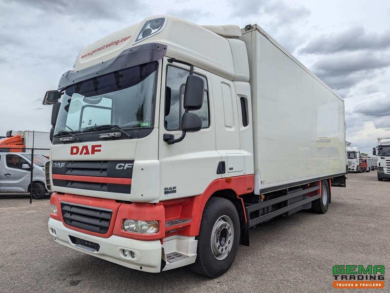 DAF CF85.410 4x2 Spacecab Euro5 - Geïsoleerde bak 7.6m - Laadklep 1500kg - Reservewiel - Kamion vagonetë: foto 1 DAF CF85.410 4x2 Spacecab Euro5 - Geïsoleerde bak 7.6m - Laadklep 1500kg - Reservewiel - Kamion vagonetë: foto 1